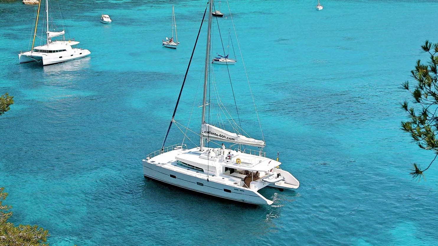 Voyage aux Baléares : prendre de la hauteur en dirigeable ou larguer les amarres en catamaran 1 Air Journal