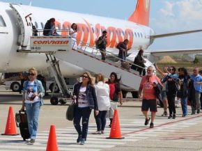 
Plusieurs jours après un avertissement de l’aviation civile américaine sur les risques de survol, Donald Trump a appelé comp