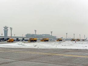 
La Direction générale de l’aviation civile (DGAC) a demandé aux compagnies aériennes de réduire leur programme de vols de 