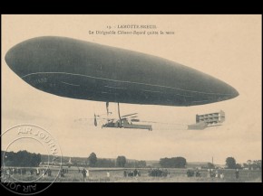 
Histoire de l’aviation – 16 octobre 1910. En ce dimanche 16 octobre 1910, les pilotes MM. Baudry et Leprince, les mécanici