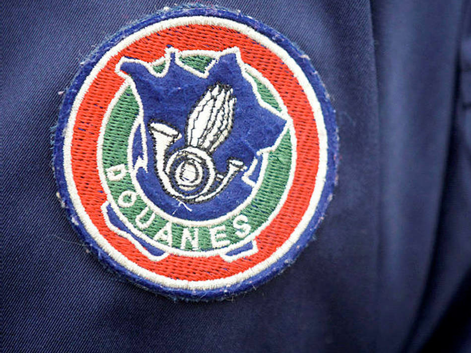 Insolite : vente aux enchères de produits saisis par les douanes à Paris-CDG