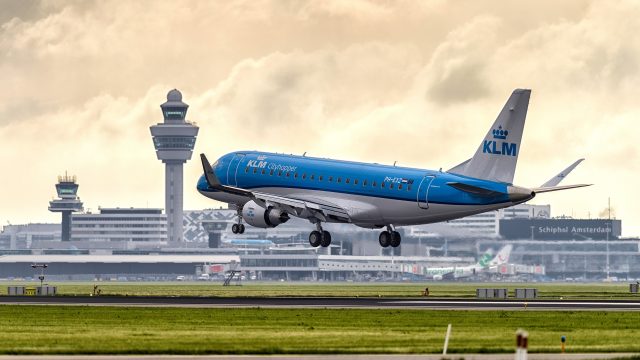 Amsterdam-Schiphol franchit les 68,8 millions de passagers en 2025 et renforce son rang de hub européen