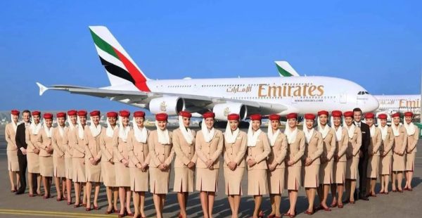 
Emirates relance en janvier 2026 une campagne de recrutement en France pour renforcer ses équipages de cabine, avec une série d