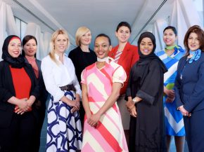 À l occasion de la Journée internationale des droits des femmes, le 8 mars 2019, Emirates a posté sur les réseaux sociaux une 