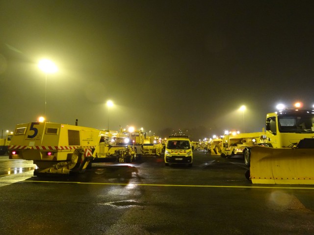 air-journal-engins-maintenance-deneigement-aeroport-adp-neige-hiver