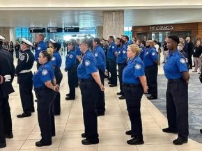 
Une Russe de 58 ans a réussi pour la deuxième fois à prendre un vol international sans billet ni passeport au départ d un aé