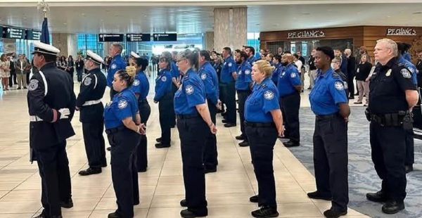 
Une Russe de 58 ans a réussi pour la deuxième fois à prendre un vol international sans billet ni passeport au départ d un aé