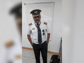 La police indienne a arrêté, mardi, à l aéroport international de Delhi un homme qui s était déguisé en commandant de bord 