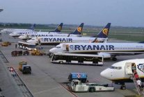 
Ryanair a transporté 13,8 millions de passagers en novembre 2025, soit une hausse d’environ 6% sur un an, avec un coefficient 