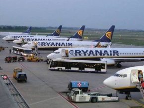 
Ryanair a transporté 13,8 millions de passagers en novembre 2025, soit une hausse d’environ 6% sur un an, avec un coefficient 