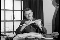 
Histoire de l’aviation – 16 janvier 1930. Frank Whittle, officier appartenant à la Royal Air Force (RAF), est au cœur de 