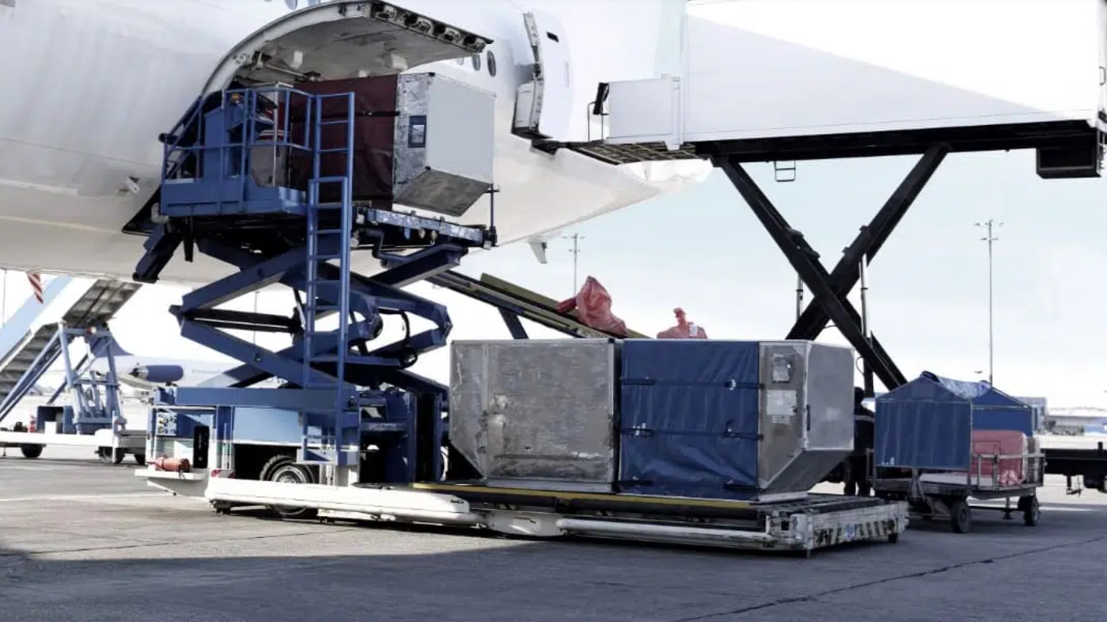 Le fret en chute libre à l'aéroport Paris-Vatry, victime collatérale de la taxe sur les petits colis 1 Air Journal Le fret en chute libre à l'aéroport Paris-Vatry, victime collatérale de la taxe sur les petits colis 1 Air Journal