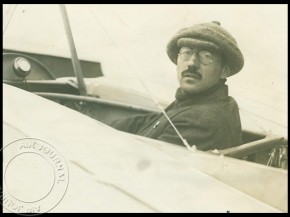 
Histoire de l’aviation – 20 octobre 1911. Breveté pilote depuis seulement quelques mois, ayant obtenu le fameux sésame des