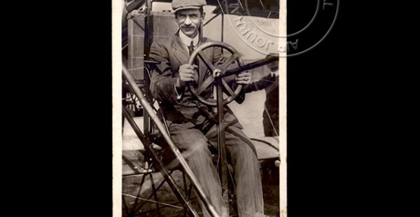 
Histoire de l’aviation – 28 août 1909. En cet été 1909, va se tenir à l’occasion de la Grande Semaine de l’aviation 