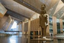 
L’année 2026 s’annonce exceptionnelle dans l’histoire culturelle de l’Égypte moderne. Le Grand Musée Égyptien (GEM), 