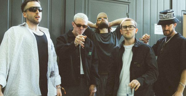 
La low cost britannique easyJet menace de poursuivre en justice le groupe de rock indépendant Easy Life pour avoir utilisé le m