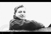 
Histoire de l’aviation – 2 avril 1912. En ce 2 avril 1912, l’aviateur Gustav Hamel se lance dans un défi audacieux : à sa