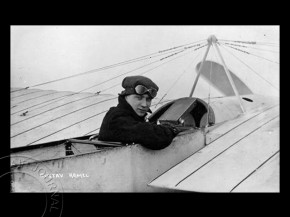 
Histoire de l’aviation – 20 septembre 1913. Ayant lieu autour de la capitale de Grande-Bretagne, le derby de Londres débute