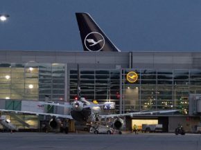 
En mars 2026, l’aéroport de Francfort a accueilli environ 4,7 millions de passagers, soit une progression de 2,1 % sur un 