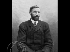 
Histoire de l’aviation – 3 novembre 1909. C’est l’aviateur de nationalité française d’origine britannique Henri Farm