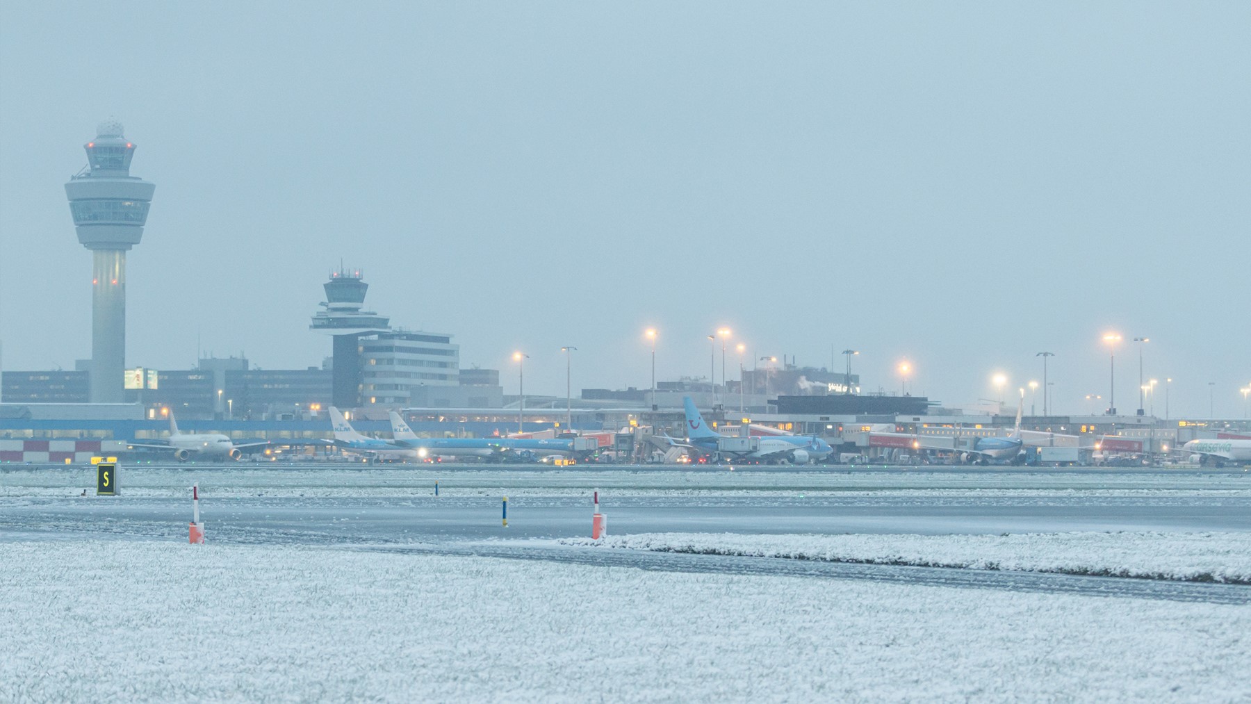 Neige et verglas : les aéroports parisiens, d’Amsterdam et Bruxelles... au ralenti 1 Air Journal