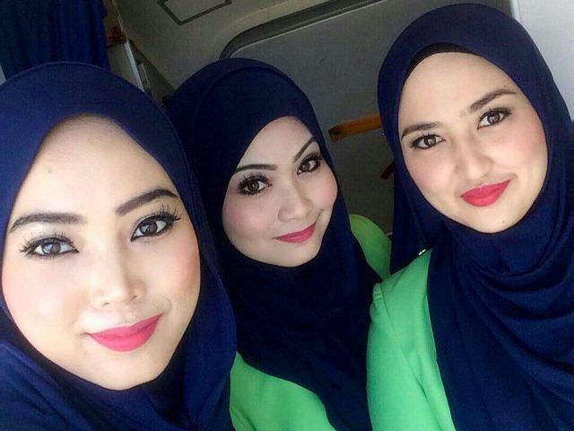 air-journal-hotesses-Rayani-Air