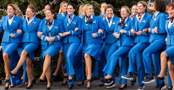 
La compagnie néerlandaise KLM et les trois syndicats représentant les hôtesses et stewards – VNC, FNV Cabine et De Unie – 