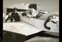 
Histoire de l’aviation – 5 février 1964. Le 13 novembre 1935, l’aviatrice de nationalité néo-zélandaise Joan Batten