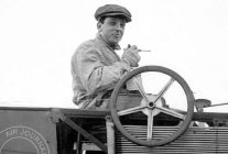 
Histoire de l’aviation – 7 juillet 1910. Cinq jours après l’ouverture du meeting aérien de Bétheny, deux pilotes ont bra