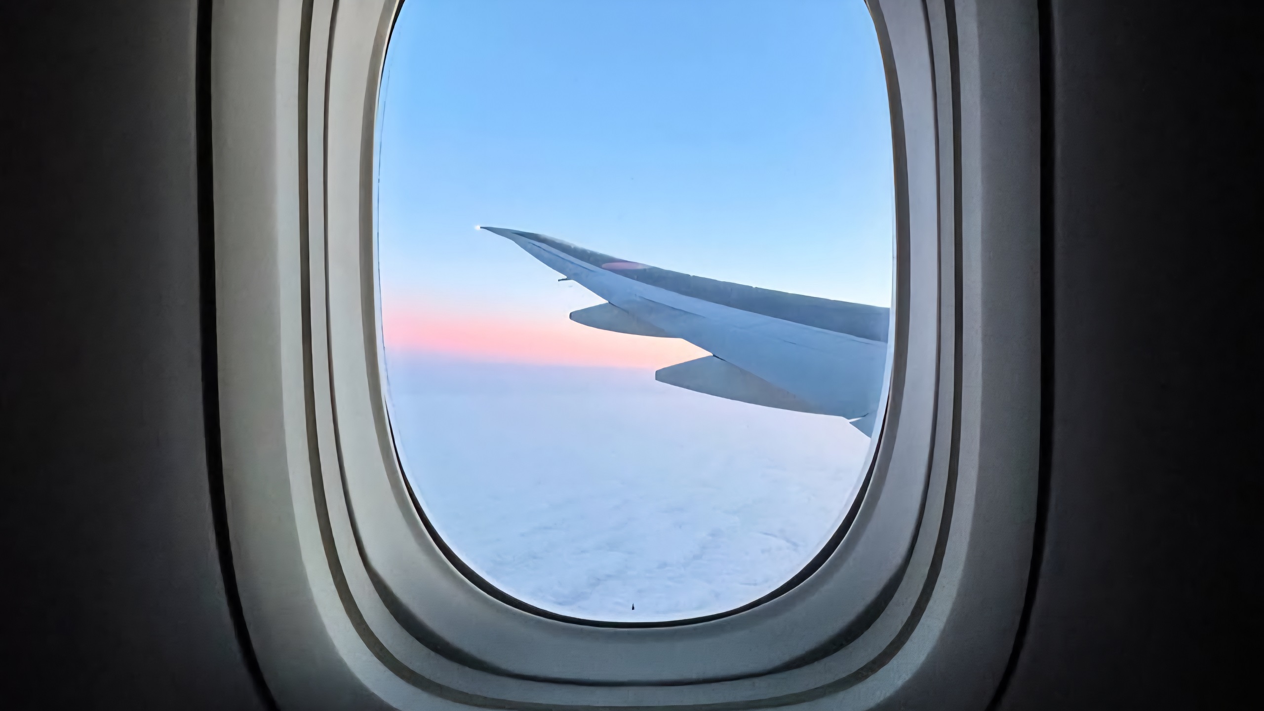 Payer pour un siège hublot, assis contre une paroi opaque : United Airlines épinglée par un juge 1 Air Journal Payer pour un siège hublot, assis contre une paroi opaque : United Airlines épinglée par un juge 1 Air Journal
