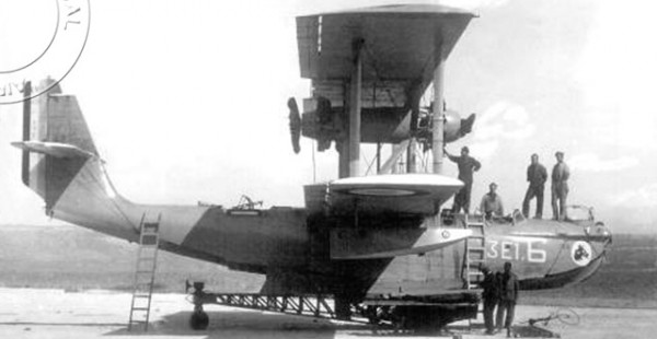 
Histoire de l’aviation – 28 avril 1933. L’appareil de ligne effectuant la liaison par la voie des airs entre les villes de