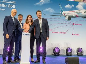 
Airbus annonce augmenter ses capacités avec un nouveau hangar automatisé pour équiper l A321XLR, officiellement inauguré hier