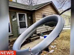 
Un Boeing 777-200 de la compagnie américaine United Airlines a dû faire demi-tour à cause de l’incendie de son réacteur dro