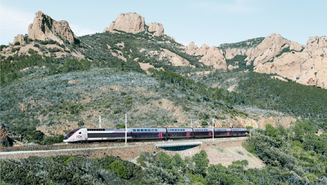 Lyon‑Saint Exupéry : Sky Express relie Lyon à Athènes, Emirates étend son offre Train + Air 1 Air Journal