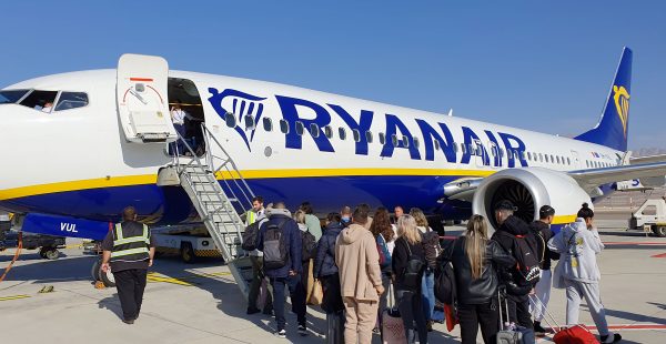 
Pour empêcher des voyagistes en ligne de vendre ses billets et garder l exclusivité de la distribution, Ryanair ne recule devan
