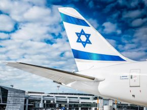 


La compagnie aérienne israélienne El Al a annoncé hier qu elle suspendrait ses vols pour l Afrique du Sud à partir de fin m