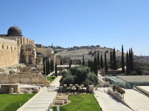 
Malgré le regain de tensions au Proche-Orient, Jérusalem, la capitale de l Etat hébreu, est toujours ouverte au tourisme.  Vil