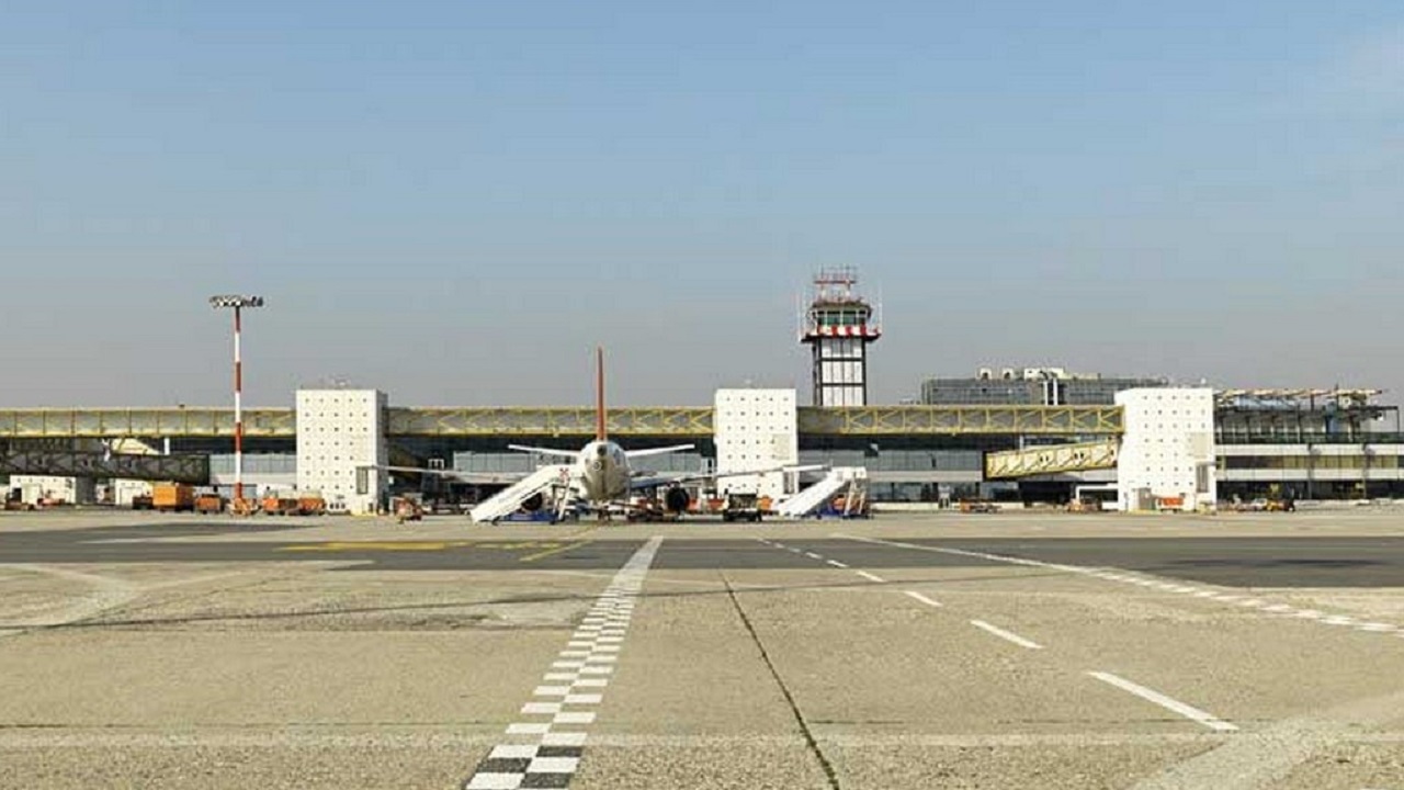 Milan‑Malpensa : une armée de moustiques force l’évacuation d’un avion Ryanair 1 Air Journal Milan‑Malpensa : une armée de moustiques force l’évacuation d’un avion Ryanair 1 Air Journal