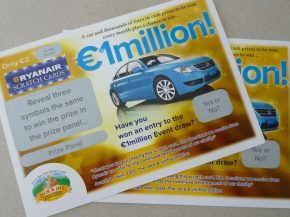 
Deux passagers de Ryanair ont remporté 100 000 euros chacun, en achetant des cartes à gratter à 2 euros l unité que la low lo