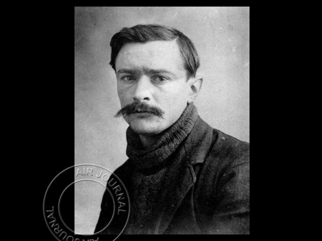 Le 25 octobre 1911 dans le ciel : Un vol solennel pour Védrines