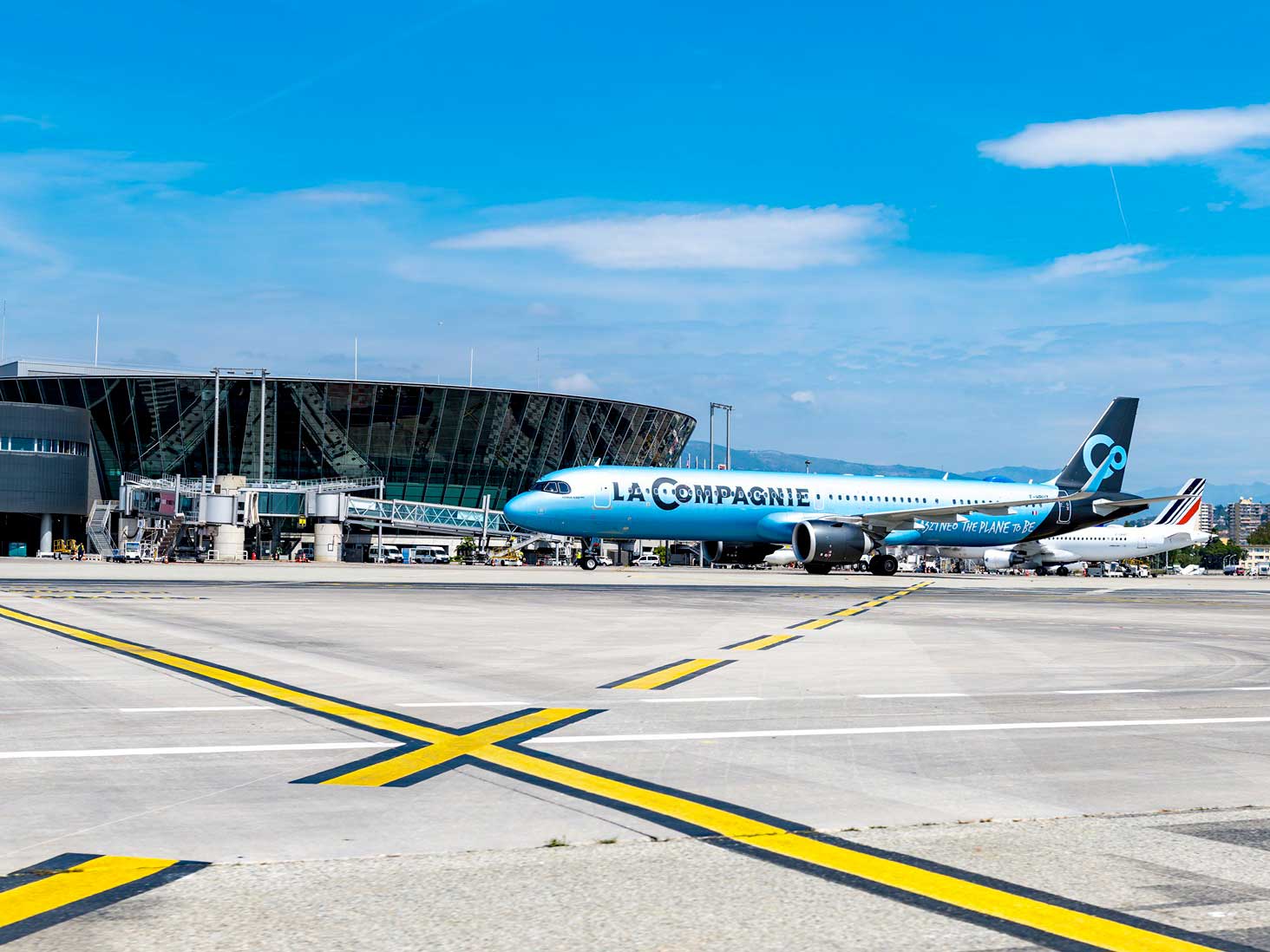 Nice-Côte d’Azur s’équipe de mires de guidage pour le stationnement des avions