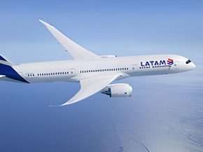 
Les personnes blessées à bord du Boeing 787 de LATAM Airlines qui a brutalement perdu de l’altitude en vol le mois dernier se