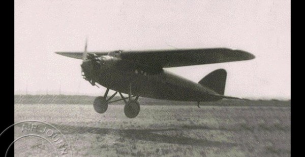 
Histoire de l’aviation – 4 juillet 1927. En ce 4 juillet 1927, l’actualité aéronautique est marquée par le tout premie