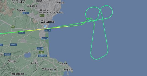 
Le 28 juillet, le pilote du vol Lufthansa Francfort-Catane n a pas reçu l autorisation d atterrir à l aéroport sicilien. En ca