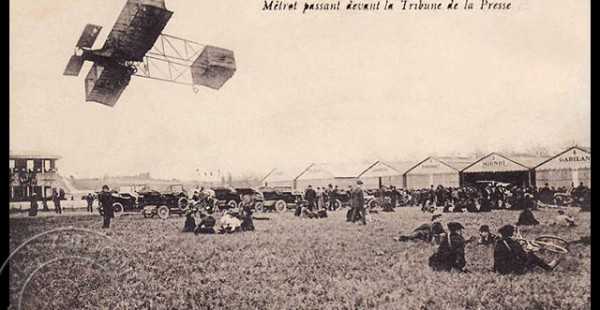 
Histoire de l’aviation – 8 mai 1910. Quelque 30 000 personnes se sont pressées pour rejoindre Lyon Aviation en ce dimanche