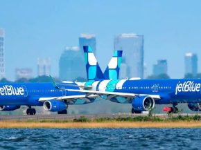 
La jeune liaison transatlantique entre New York-JFK et Amsterdam-Schiphol, opérée par JetBlue Airways, ne reprendra pas en 2026