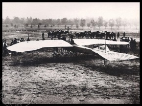 
Histoire de l’aviation – 5 septembre 1913. L’aviateur de nationalité allemande Friedrich investit en ce vendredi 5 septe