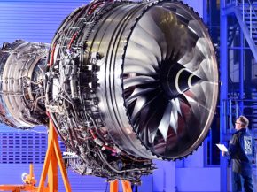 
LATAM Airlines a de nouveau choisi Rolls-Royce pour motoriser trois Boeing 787 Dreamliner supplémentaires avec des moteurs Trent