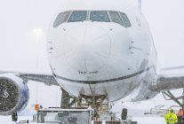 
Une puissante tempête hivernale balaie actuellement les États-Unis, provoquant un chaos majeur dans le trafic aérien. Depuis s