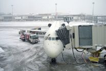 
Les États-Unis font face à une tempête hivernale d une ampleur exceptionnelle, qualifiée de  monstre  par les experts, qui ba